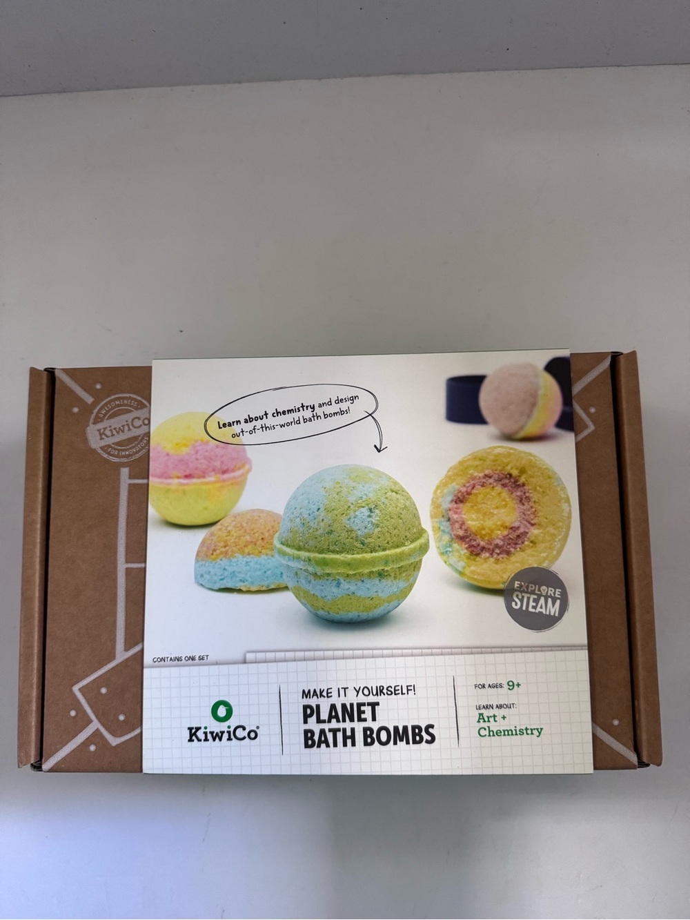KiwiCo Planet Bath Bombs science and art kit NIB